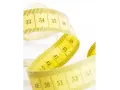 Cinta métrica amarilla con números. Ideal para medir la talla niña 2 años.
