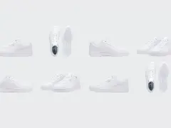 Varias zapatillas blancas de piel Puma, perfectas para limpiar y mantener impecables.