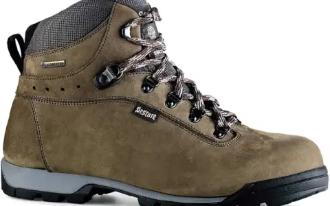 Bota de montaña Bestard Laredo, marrón, con Gore-Tex, ideal para senderismo y aventura.