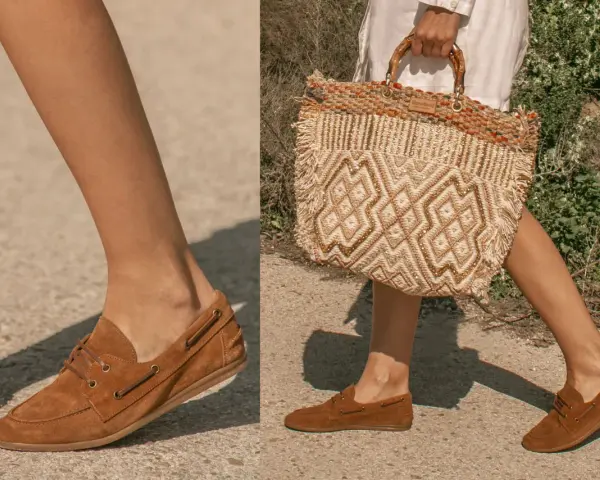 Estilo veraniego: cómo combinar mocasines beige mujer con un bolso de rafia.