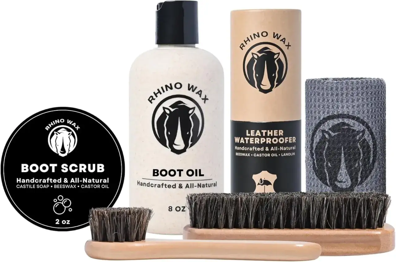 Kit para limpiar botas de cuero: limpiador, aceite, impermeabilizante y cepillos. ¡Mantén tus botas como nuevas!